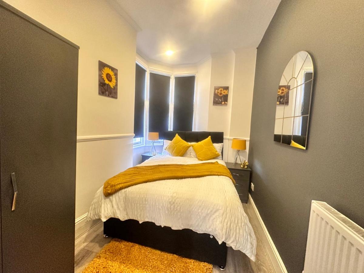 Apartment Kensington High Street Posh Flat *