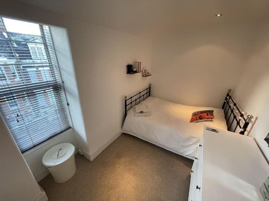 Apartamento Spacious Two Bedroom Flat In Prestigious Highgate.