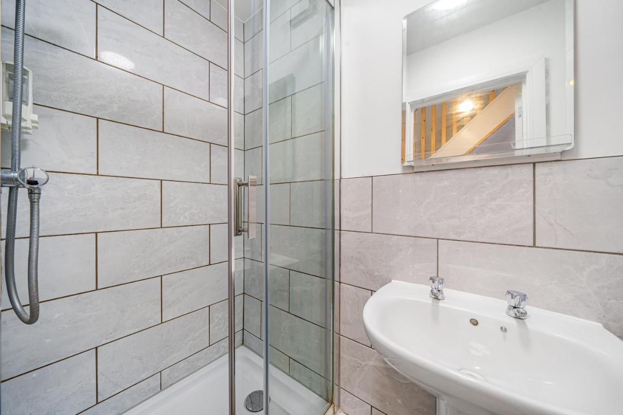 Apartment Entire House - Three Bed House In Peckham London