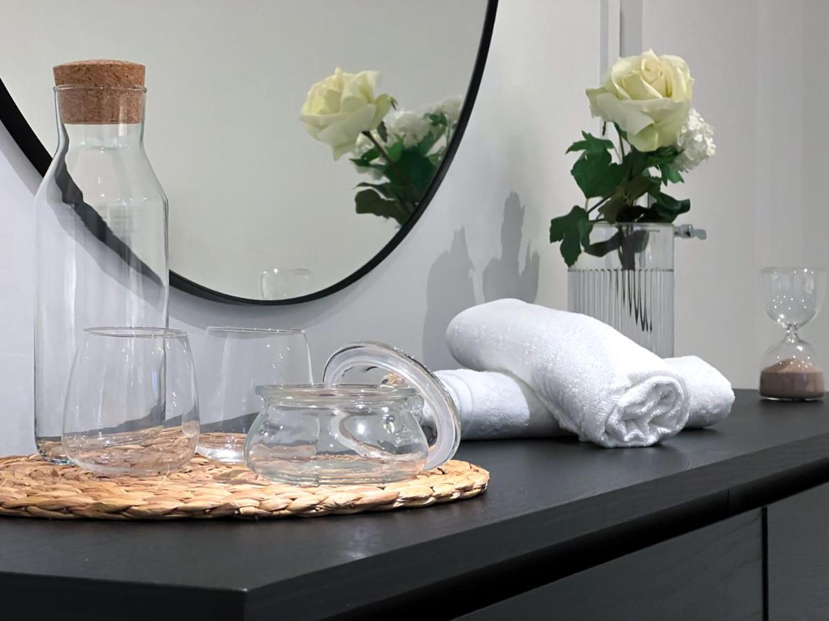 Apartment Stylish 3 Bed Flat With Garden *