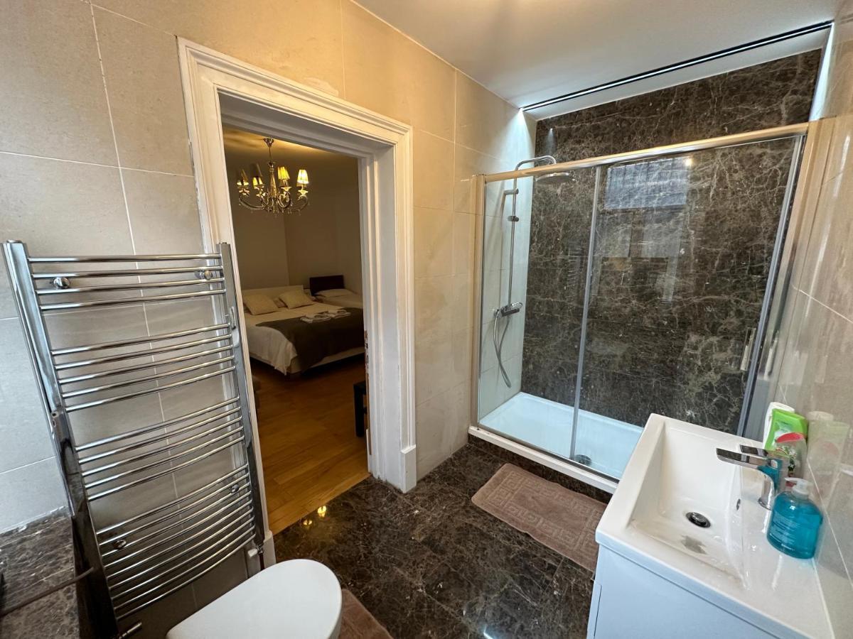 En & Private Bathroom, In Marylebone, Paddington #room Name Is Paris# Homestay London