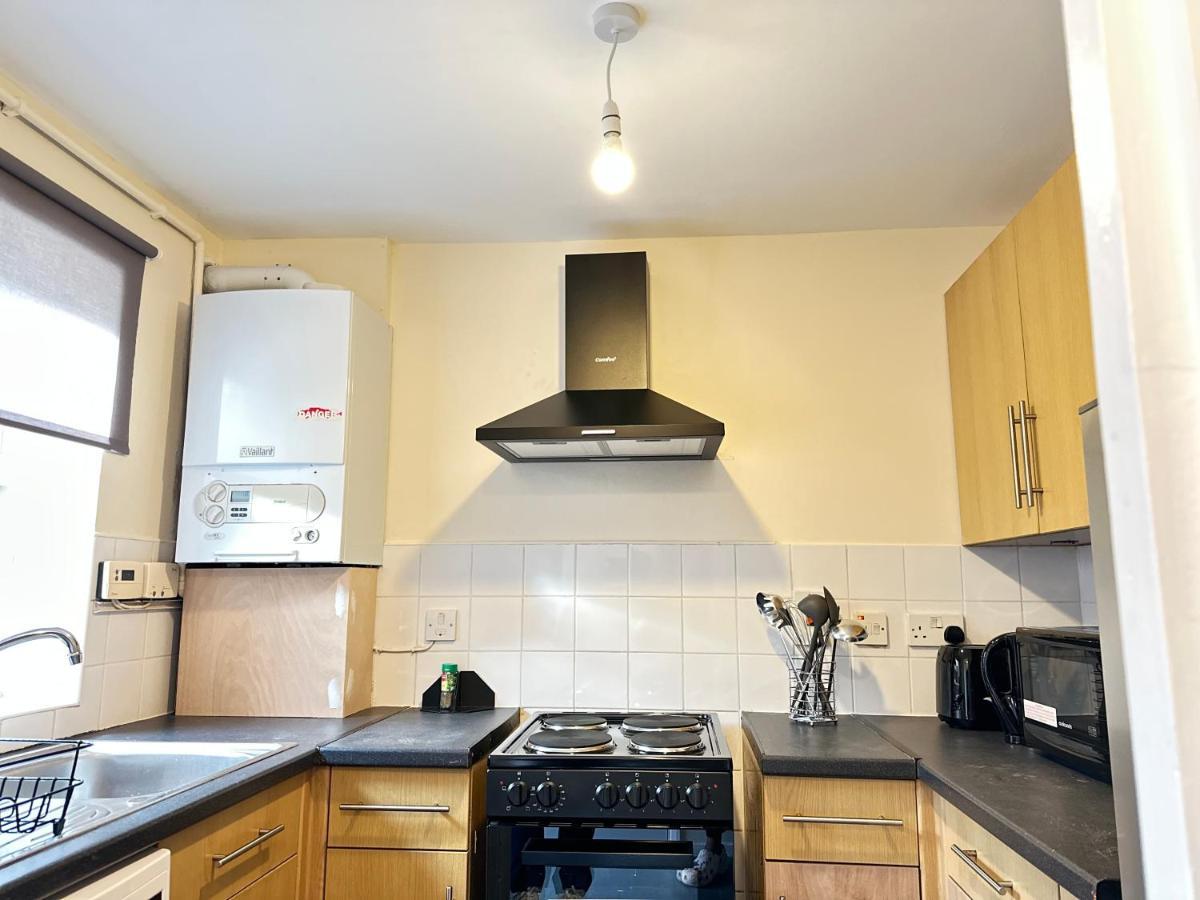 Cosy Home, 10min Drv From Canary Wharf & Stratford Apartment London