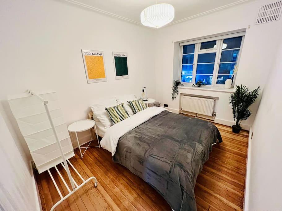 Stunning Flat With Roof Terrace In Streatham London