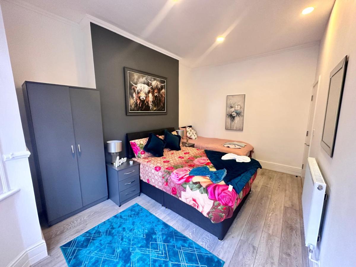 Apartment Kensington High Street Posh Flat *