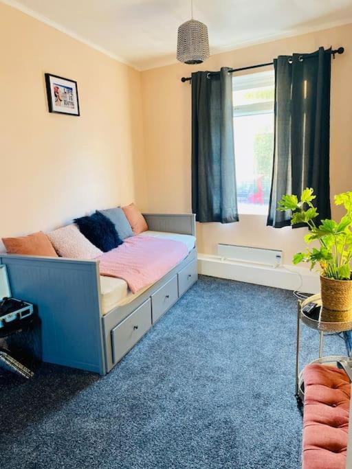 Apartment 2 Bedroom Flat On Tottenham High Rd. London