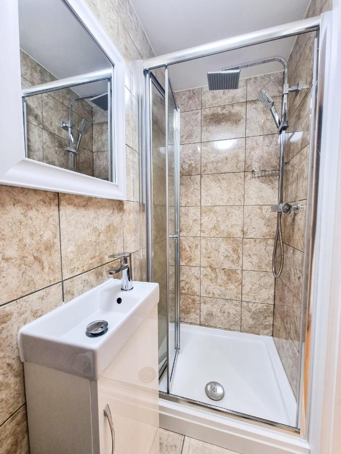 Designer Flat With Parking Near Peckham & Brixton *