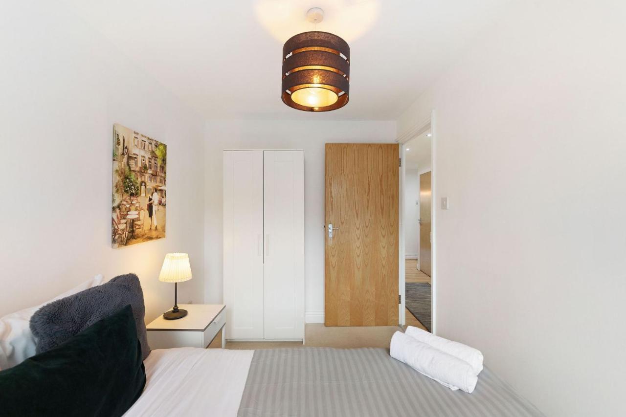 Hidden Treasure 3 Bedroom Flat * London