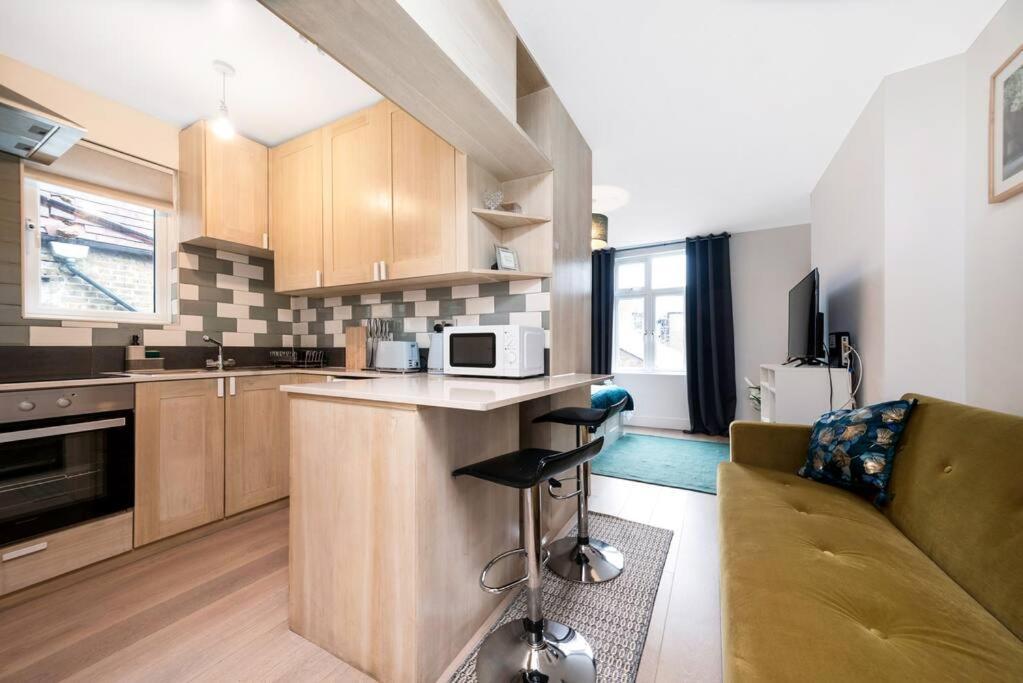 Apartment Spacious Flat In *