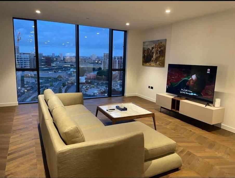 A Luxury 1 Bedroom With A Stunning View *