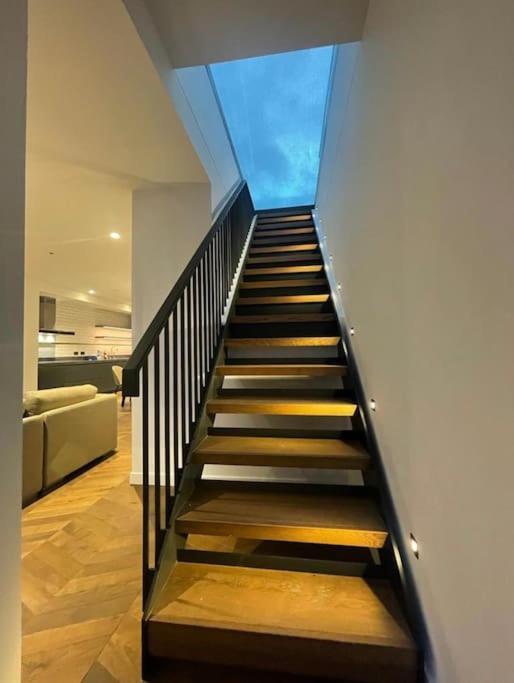 A Luxury 1 Bedroom With A Stunning View Apartment