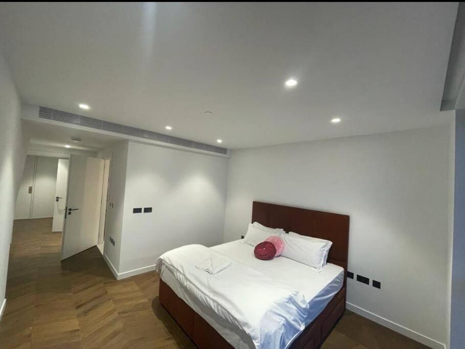 A Luxury 1 Bedroom With A Stunning View Apartment *