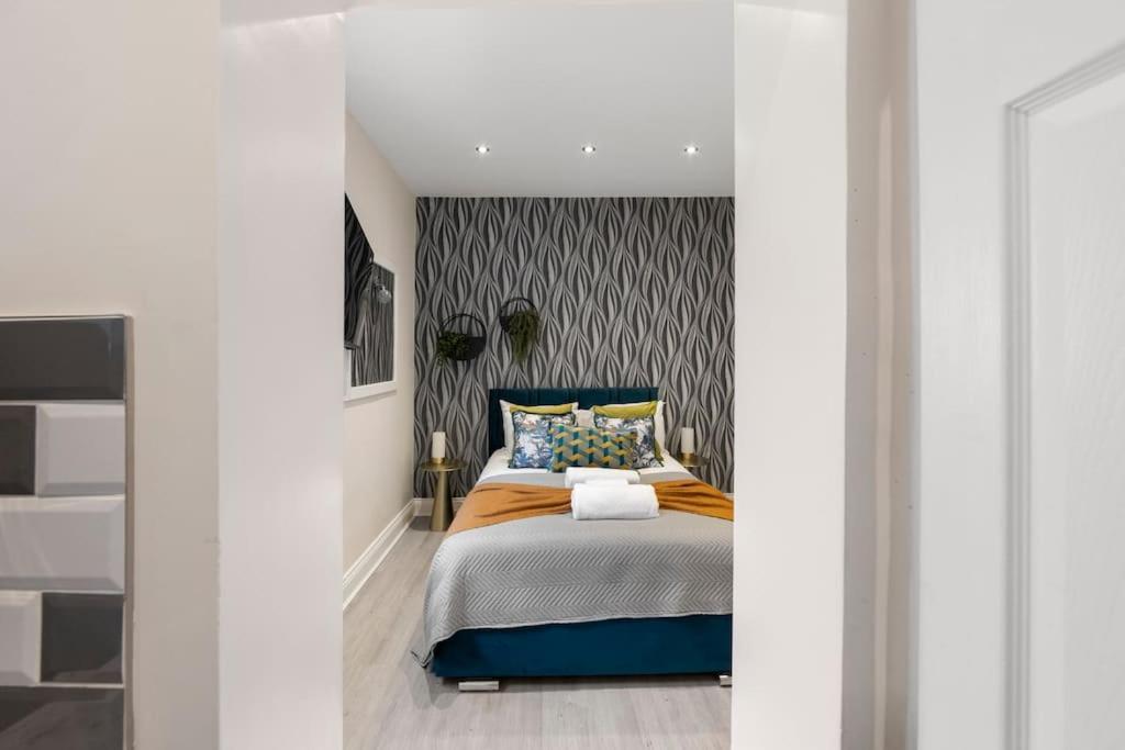 Apartment Cozy Nook: Stylish Studio, Walk To Park & Shop London