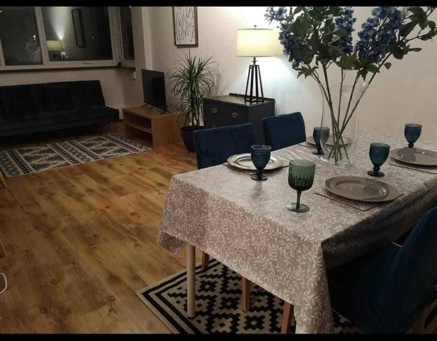 2 Bed Flat, Bounds Green, Piccadilly Line, N11 Apartment London