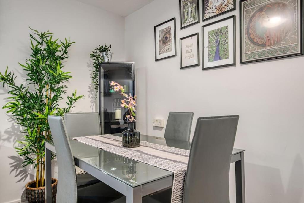 1 Bedroom Flat - Brixton *