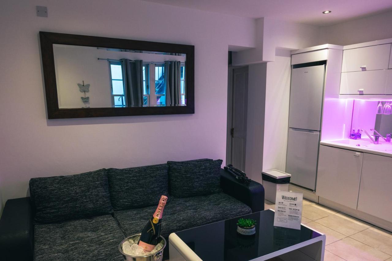 10 Min Walk Oxford St - Hyde Park London