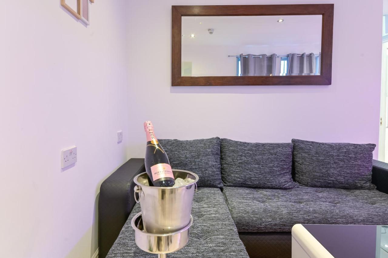 10 Min Walk Oxford St - Hyde Park London