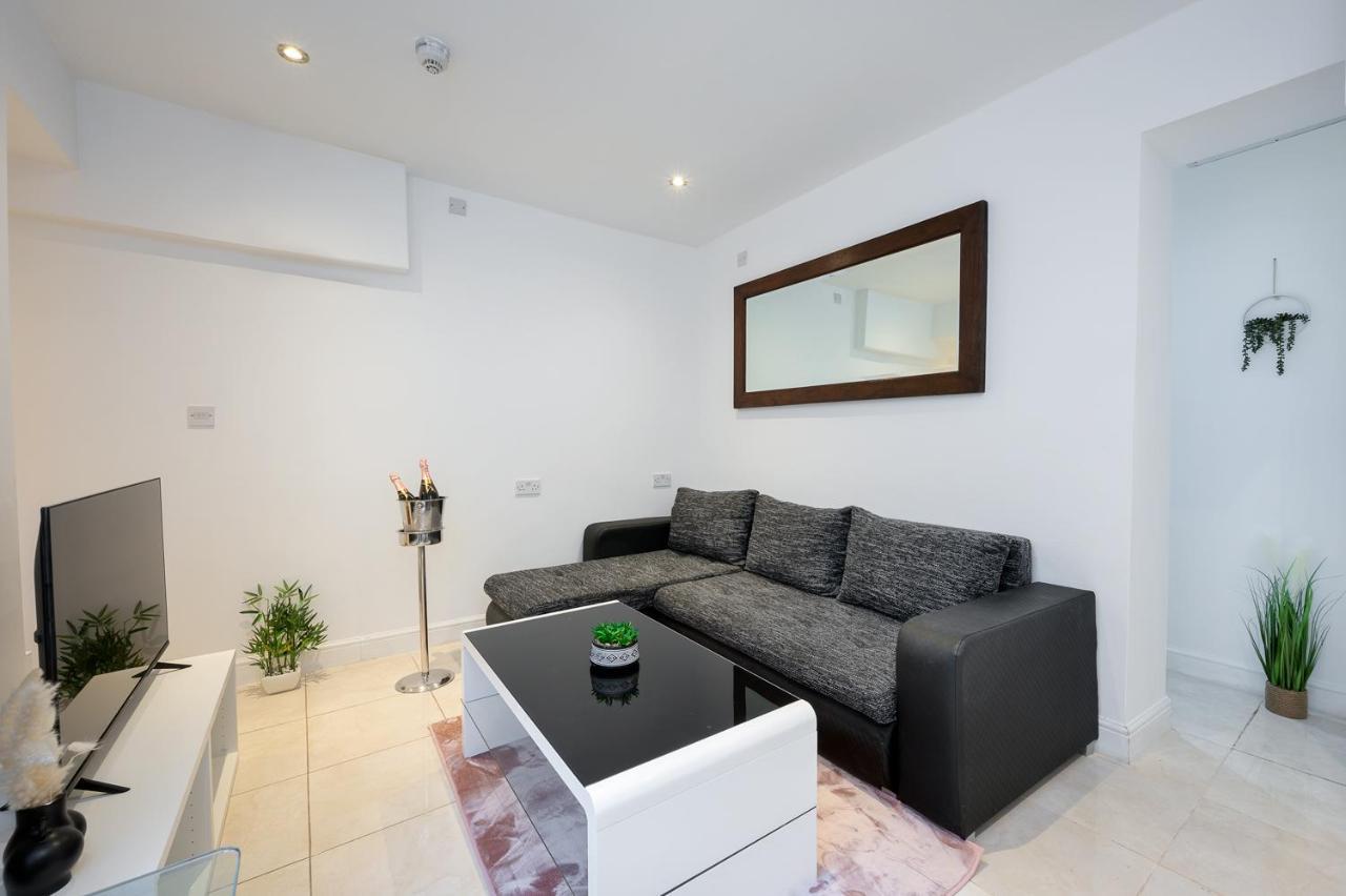 Apartment 10 Min Walk Oxford St - Hyde Park London