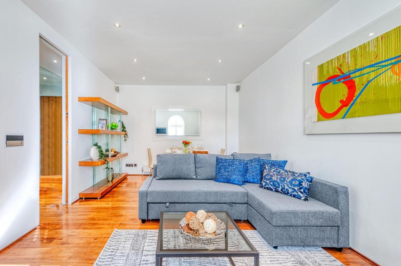 Modernized South Kensington Apartment *