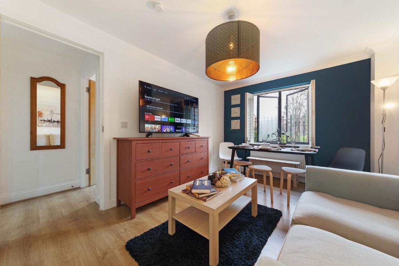 Hidden Treasure 3 Bedroom Flat Apartment *