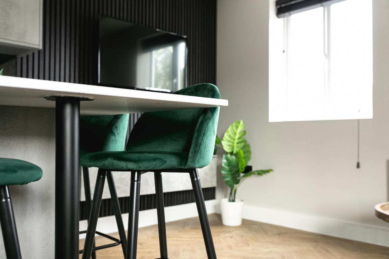 Apartment Skyvillion - Cozy Large 4 & 1 Bed In Enfield, Mins To Tube Station, Free Wi-fi