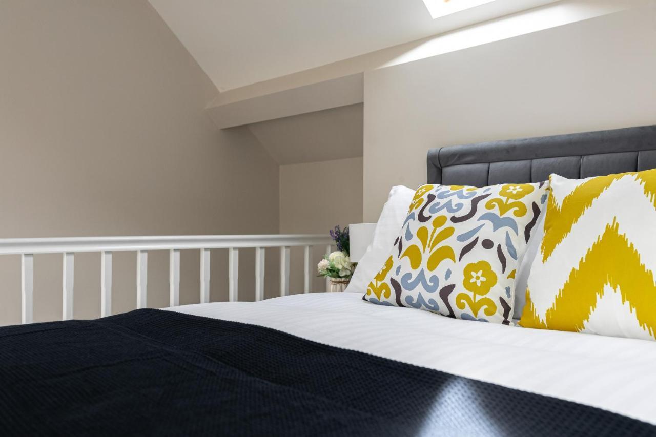Apartment Skyvillion - Cozy Large 4 & 1 Bed In Enfield, Mins To Tube Station, Free Wi-fi