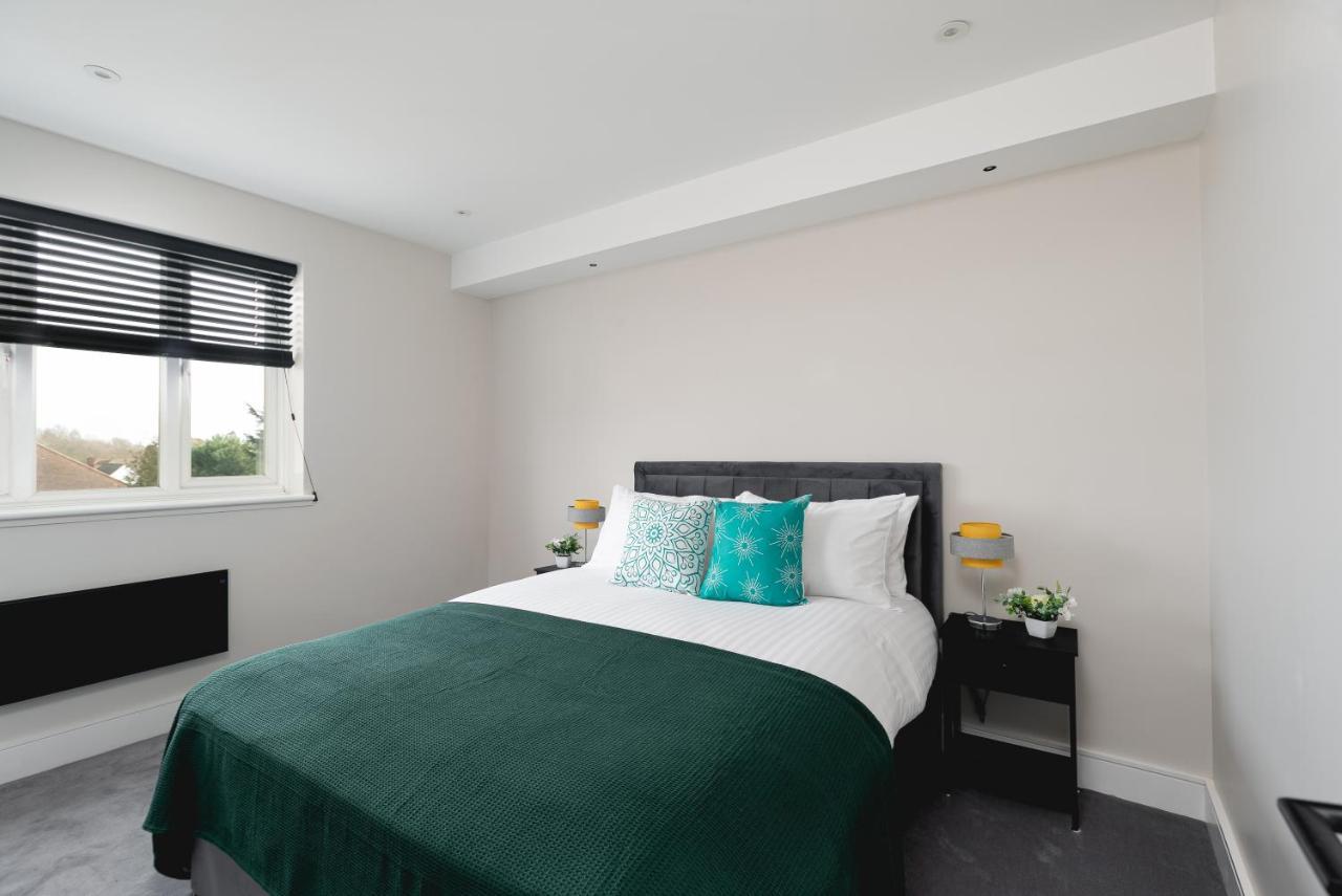 Apartment Skyvillion - Cozy Large 4 & 1 Bed In Enfield, Mins To Tube Station, Free Wi-fi London