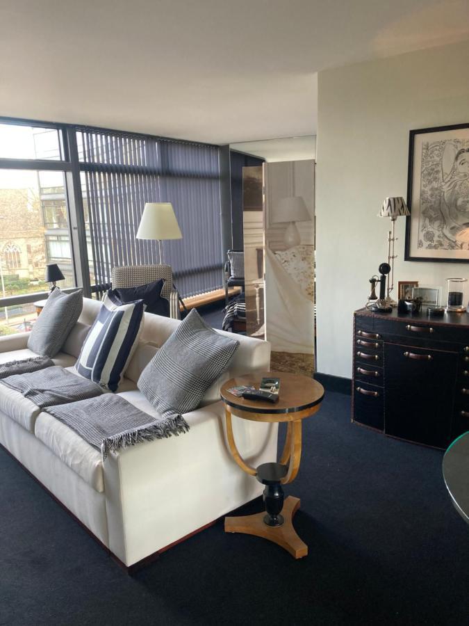 Luxury Designer River View Of Parliament Westminster Big Ben. Apartment *