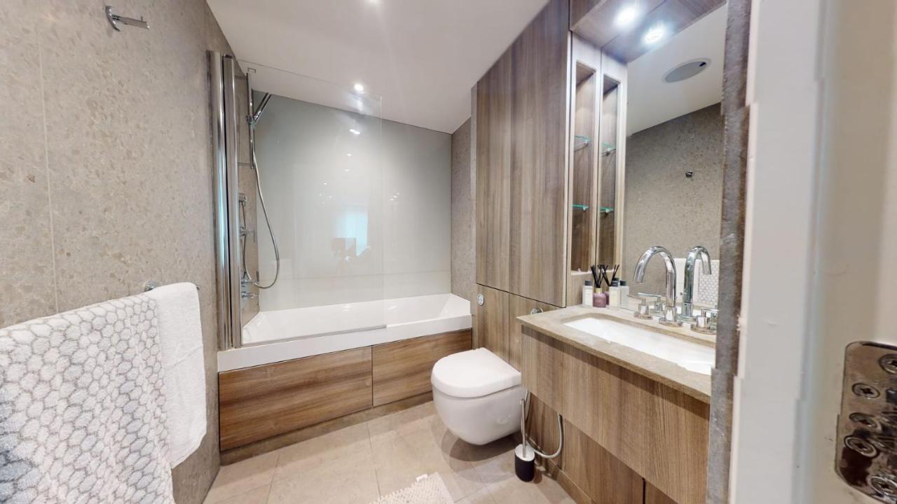 Executive Luxury One Bedroom In Vauxhall Apartment *