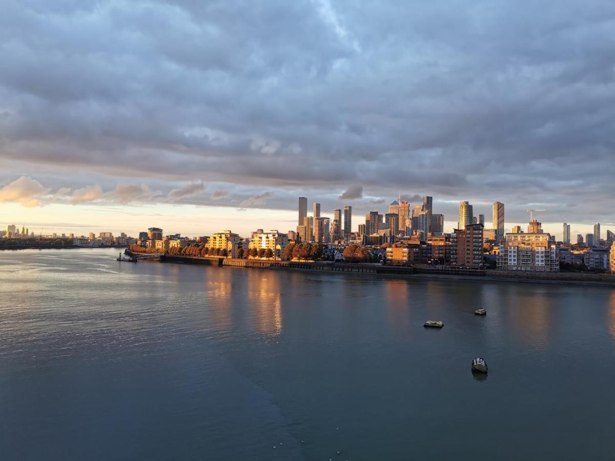 Homestay With Stunning Thames River View Homestay *