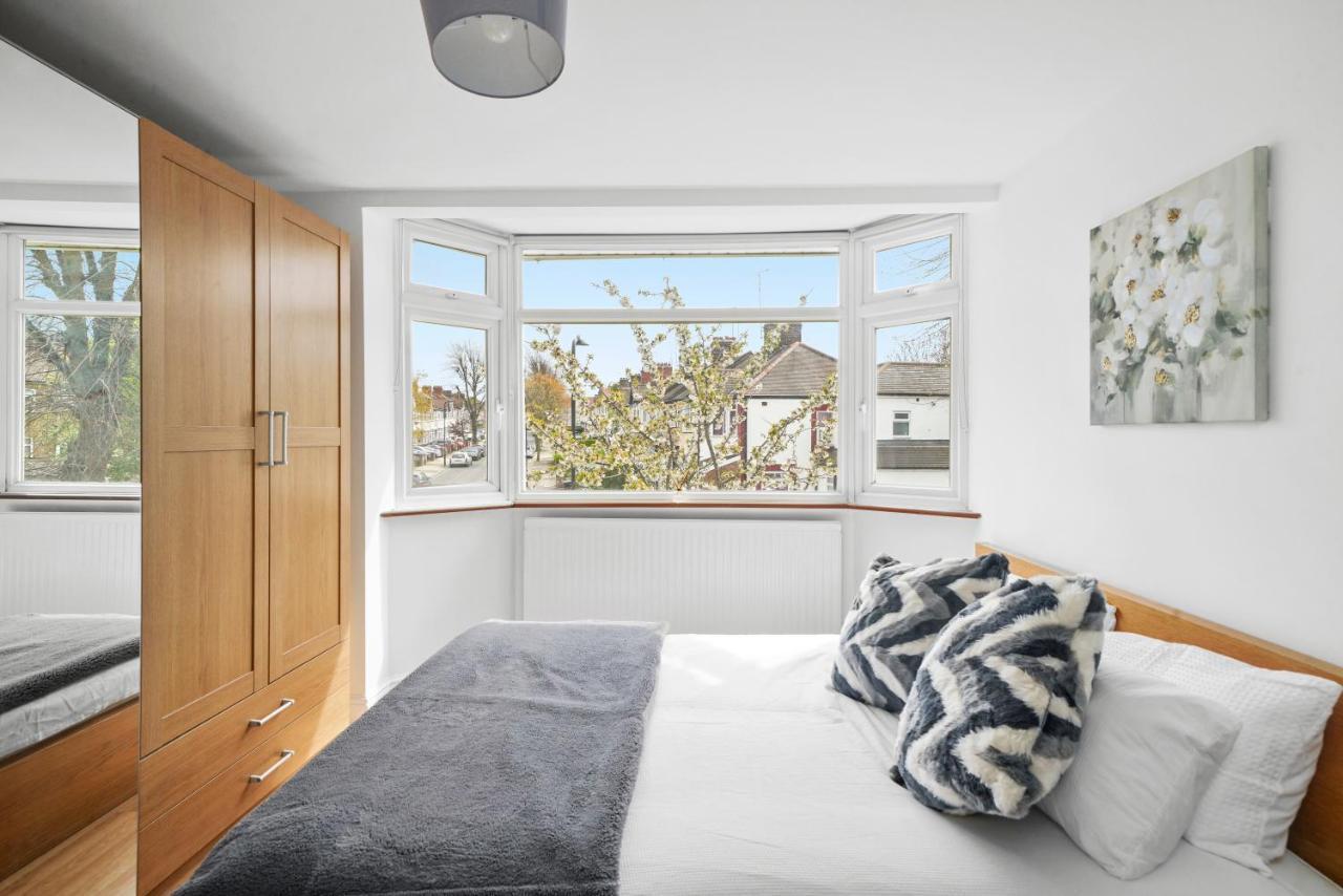 Apartment Hanger Lane Hububb