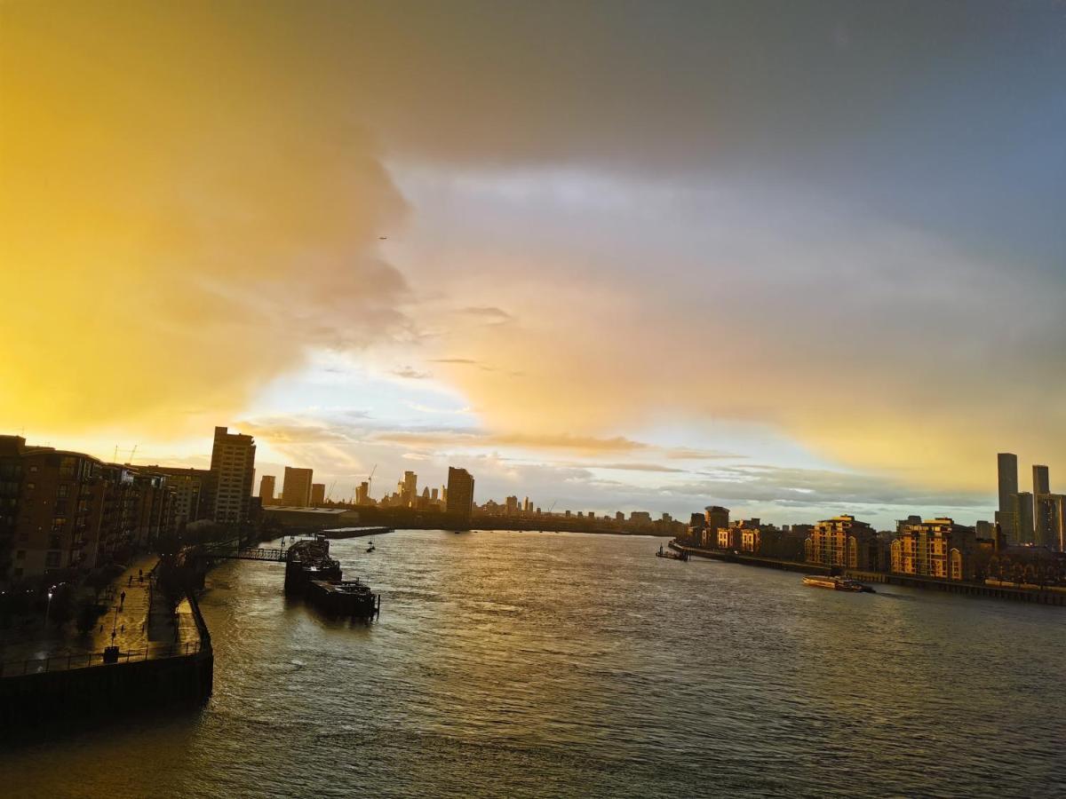 Homestay With Stunning Thames River View Homestay London