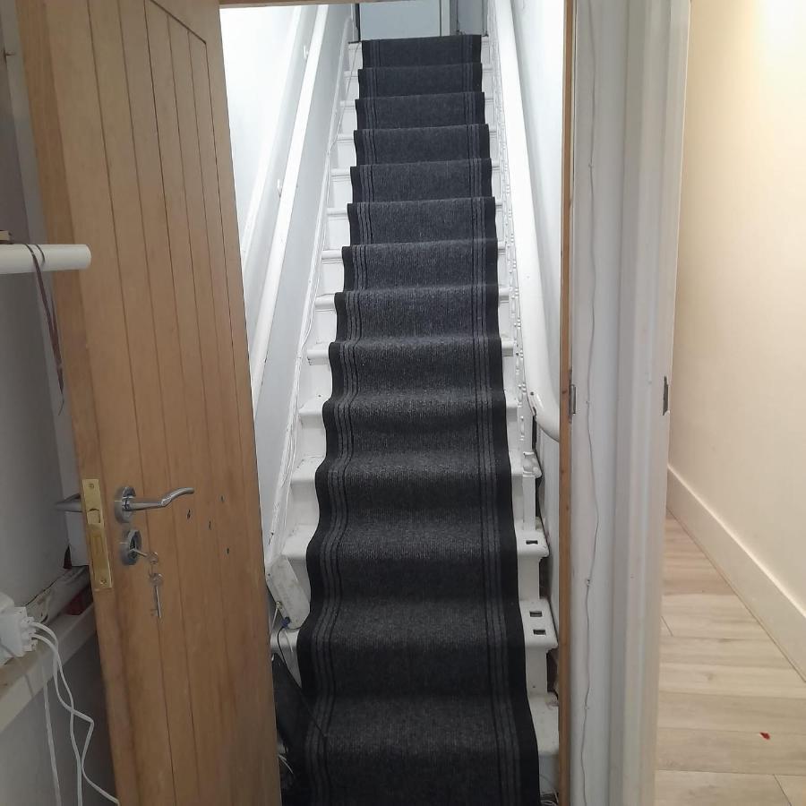 Homestay Self-Contained Flat On The 2Nd Floor You Will Share With One Other Guest, In A Family House 2 Minutes Walk From Tufnell Park Station 2Nd Floor With Stairs