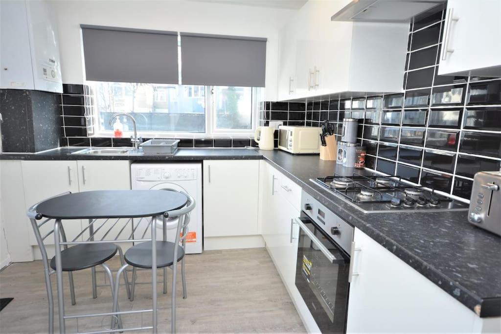 4 Bedroom House In East * London