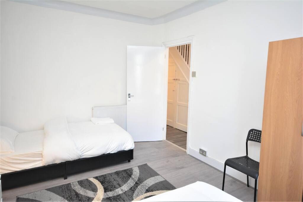 4 Bedroom House In East Holiday home