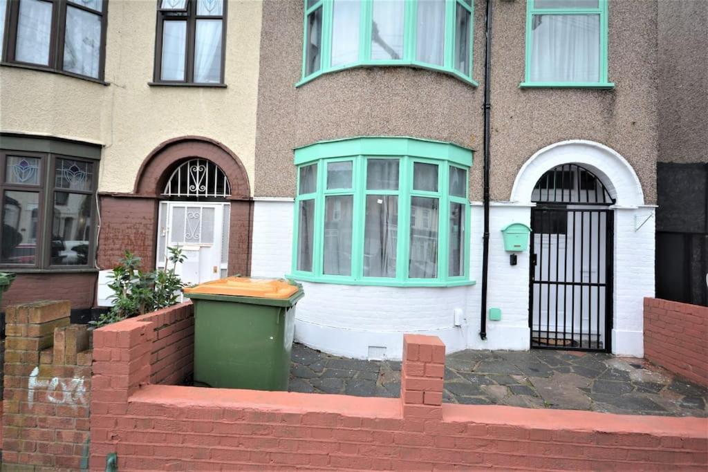4 Bedroom House In East * London