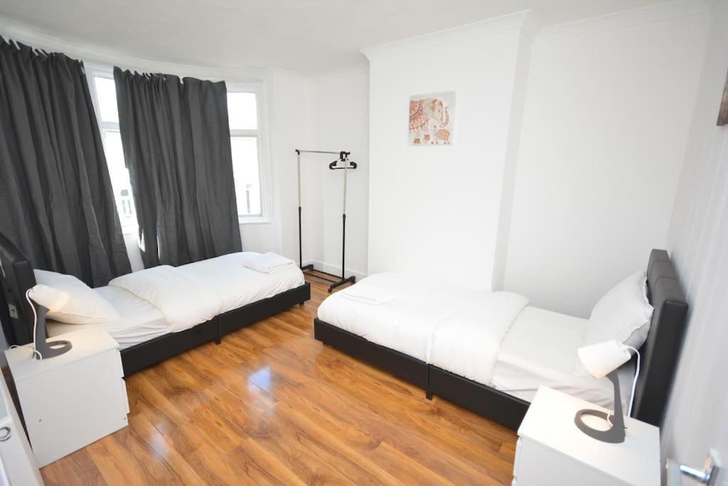 4 Bedroom House In East Holiday home