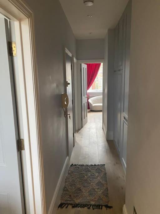 Beautiful Two Bedroom Flat In Maida Vale