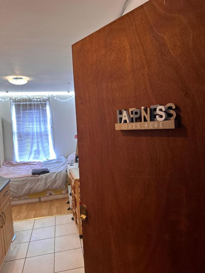 Studio Flat In Stratford * London