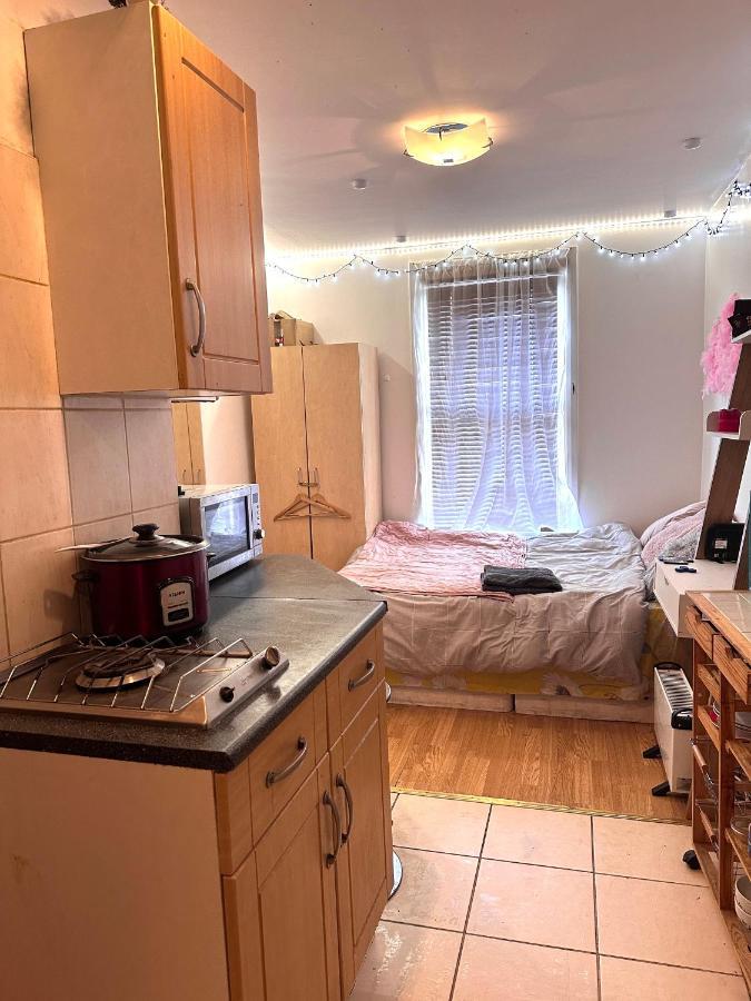Studio Flat In Stratford * London