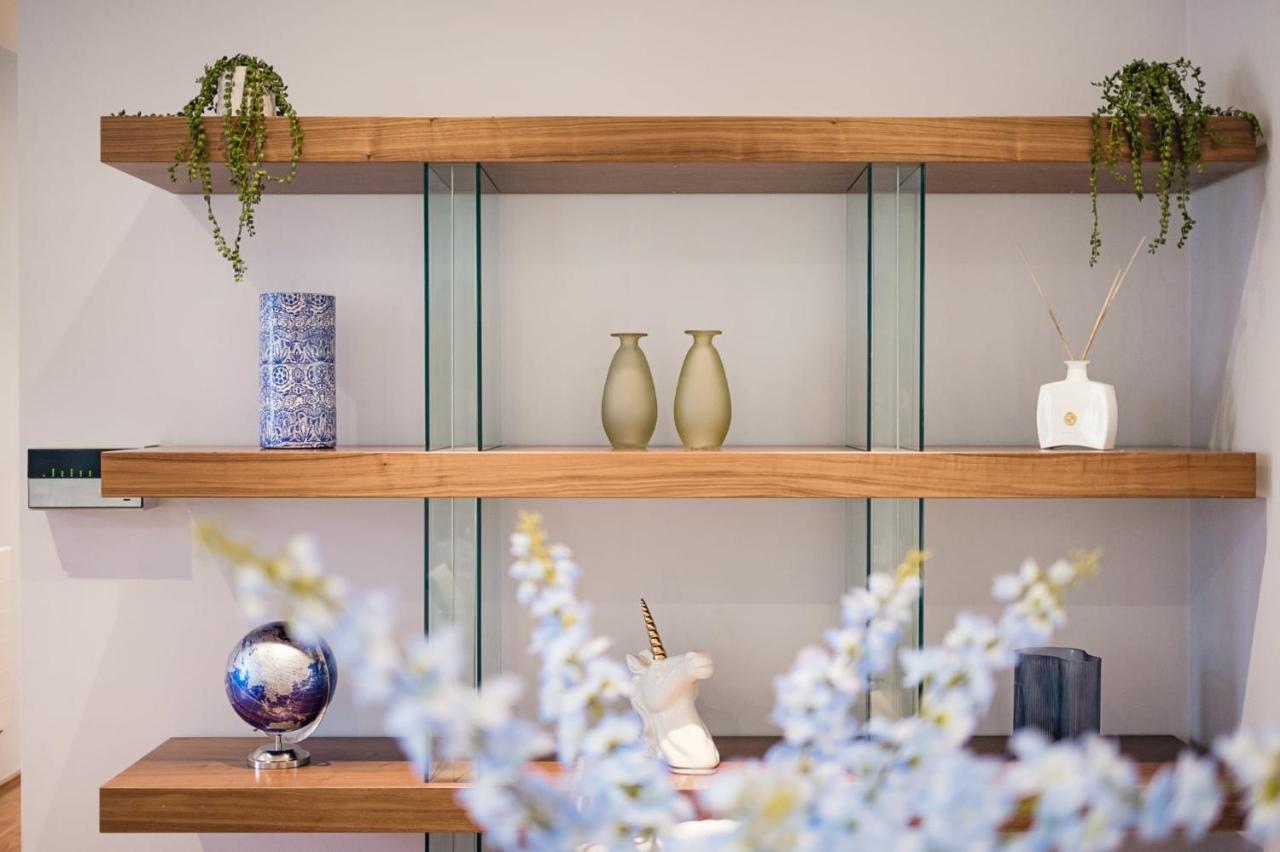 Modernized South Kensington Apartment *