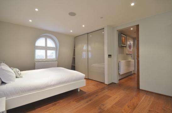 Modernized South Kensington Apartment London
