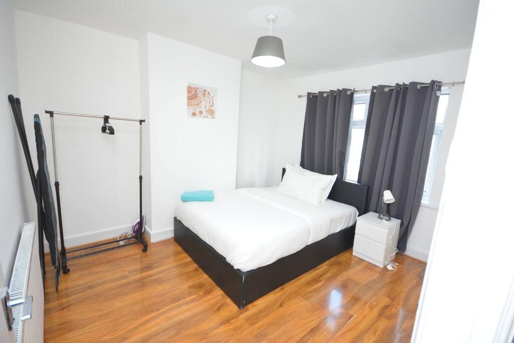 4 Bedroom House In East Holiday home London