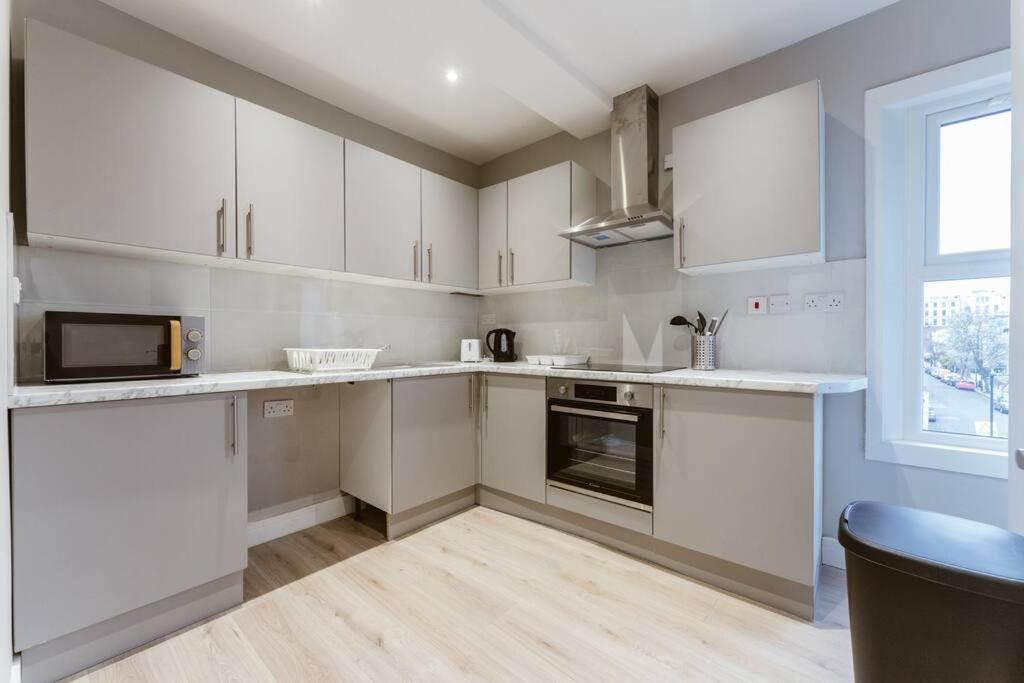 Charming Kitchenette - Your Ideal In The Heart Of The Apartment