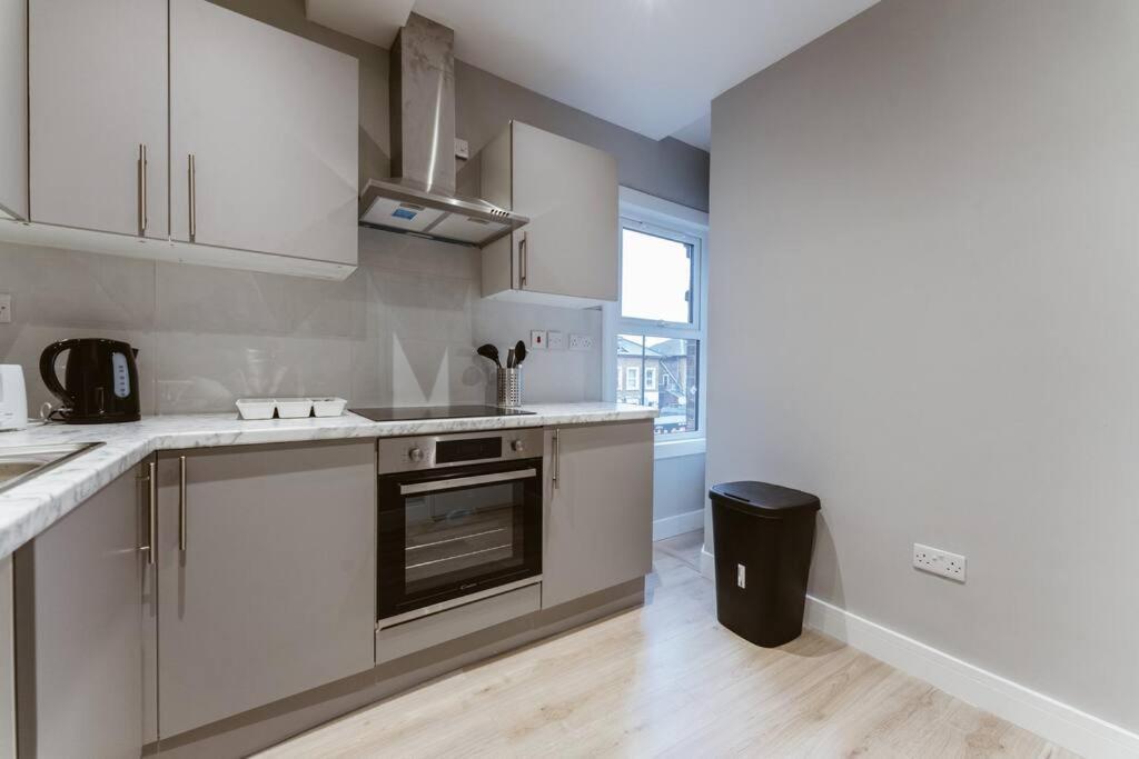 Charming Kitchenette - Your Ideal In The Heart Of The Apartment London