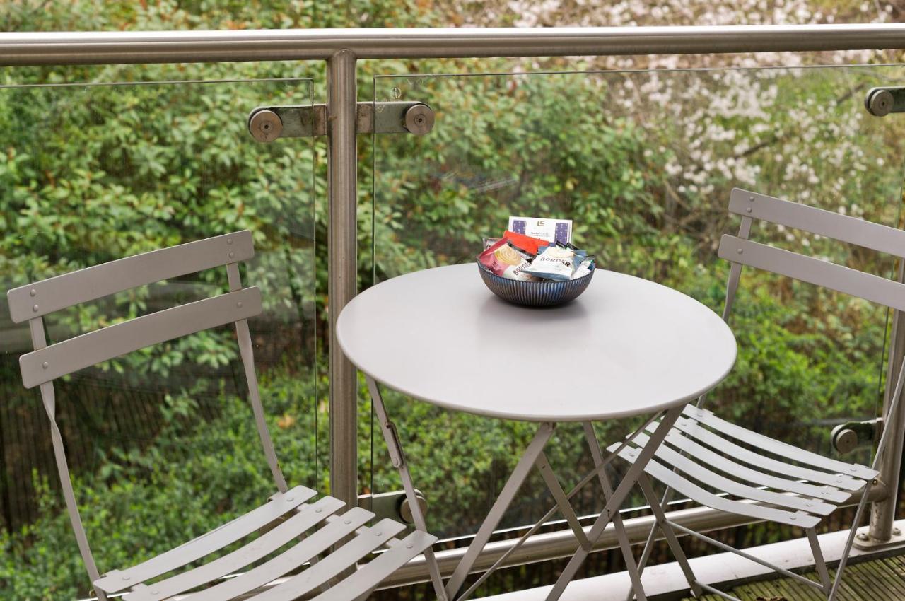 Apartment Large One Bedroom Flat With Balcony Close To The By Underthedoormat