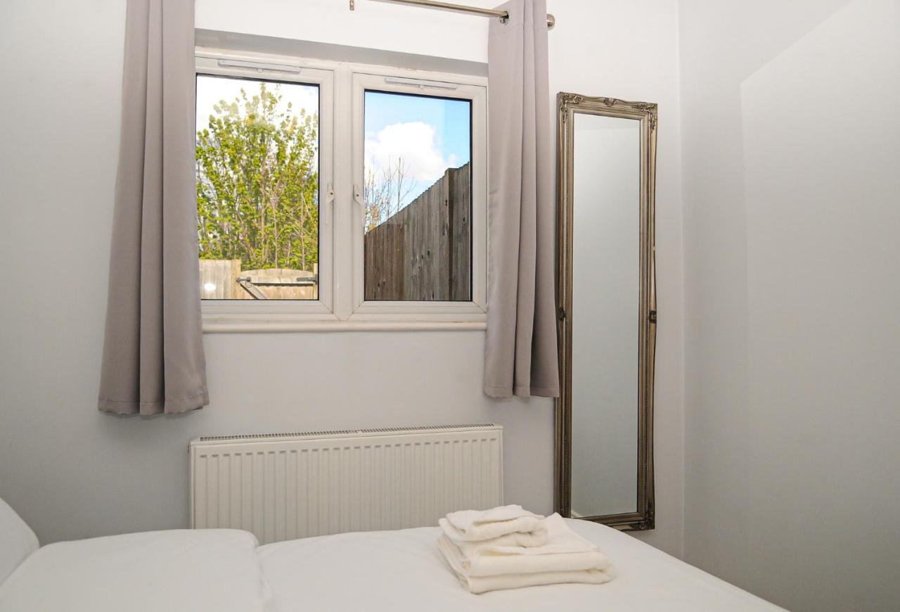 Luxury 5 Star - Parking, Garden, Nr Greater Metro Stations Apartment
