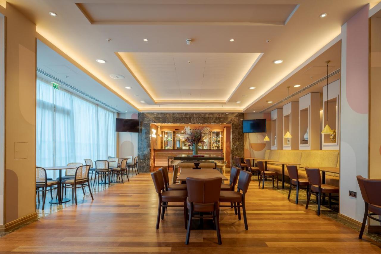 Pestana Chelsea Bridge & 4*