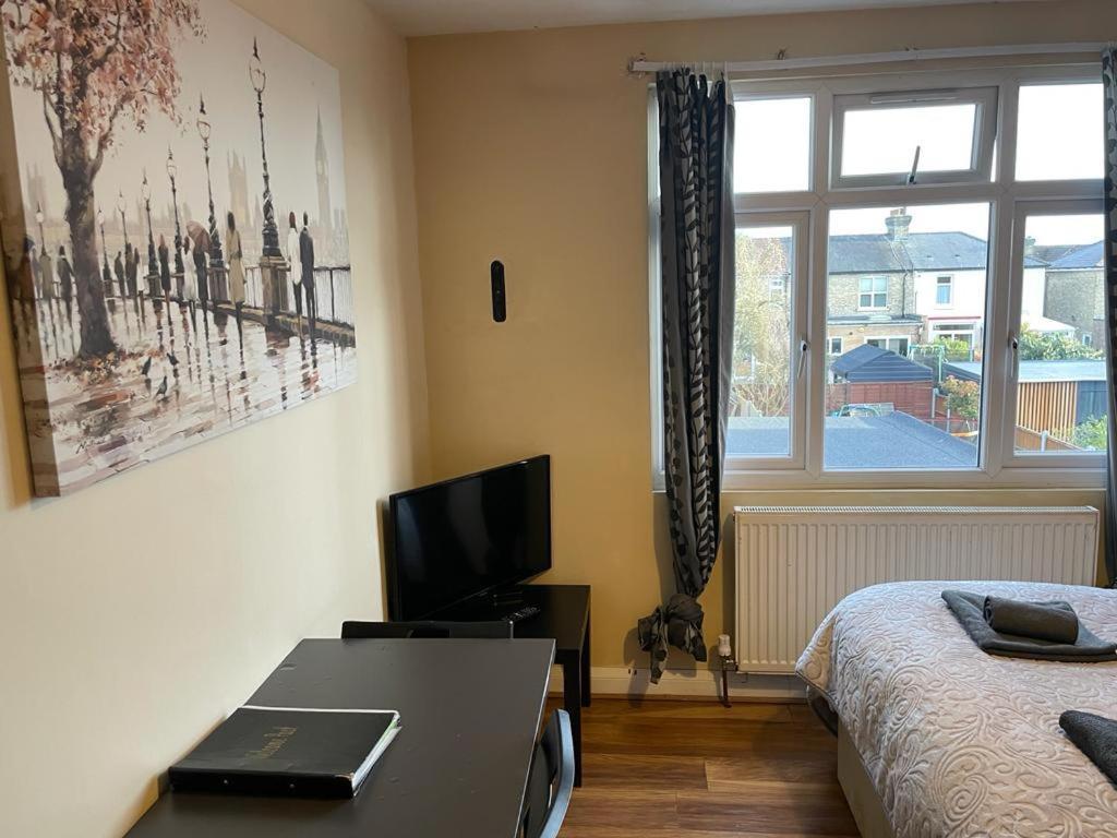 Anazing Studios 2 - North East London - Chingford