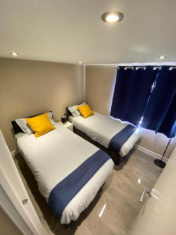 Apartment Stunning 1 Bedroom Flat In Wood *