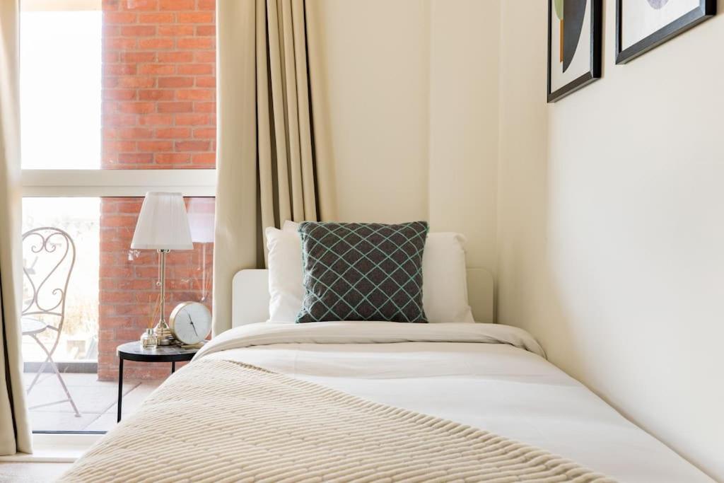 Apartment Wild Roses Serviced - Upton Park *